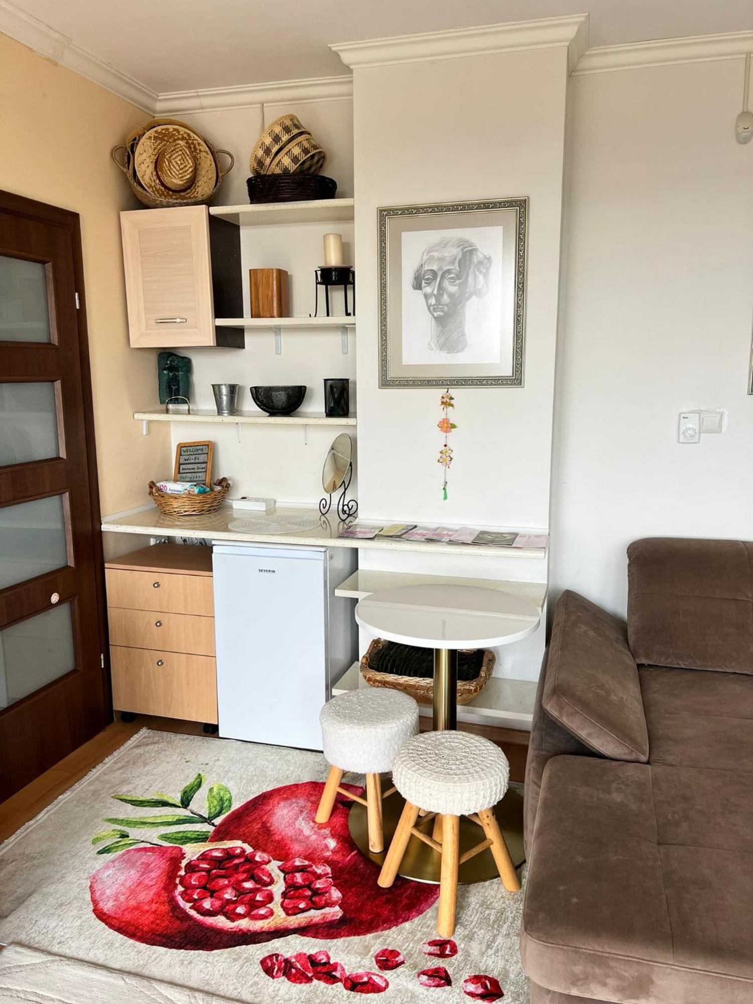 Downtown Central Apartment With Working Kitchen, City Views & Free Parking Казанлък Екстериор снимка