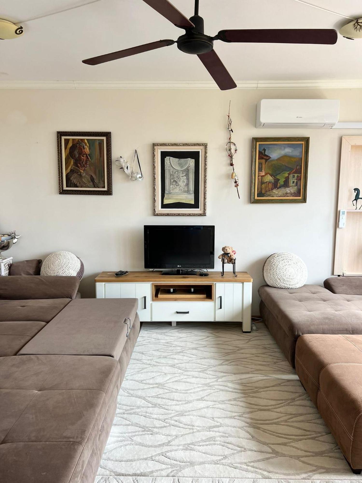 Downtown Central Apartment With Working Kitchen, City Views & Free Parking Казанлък Екстериор снимка