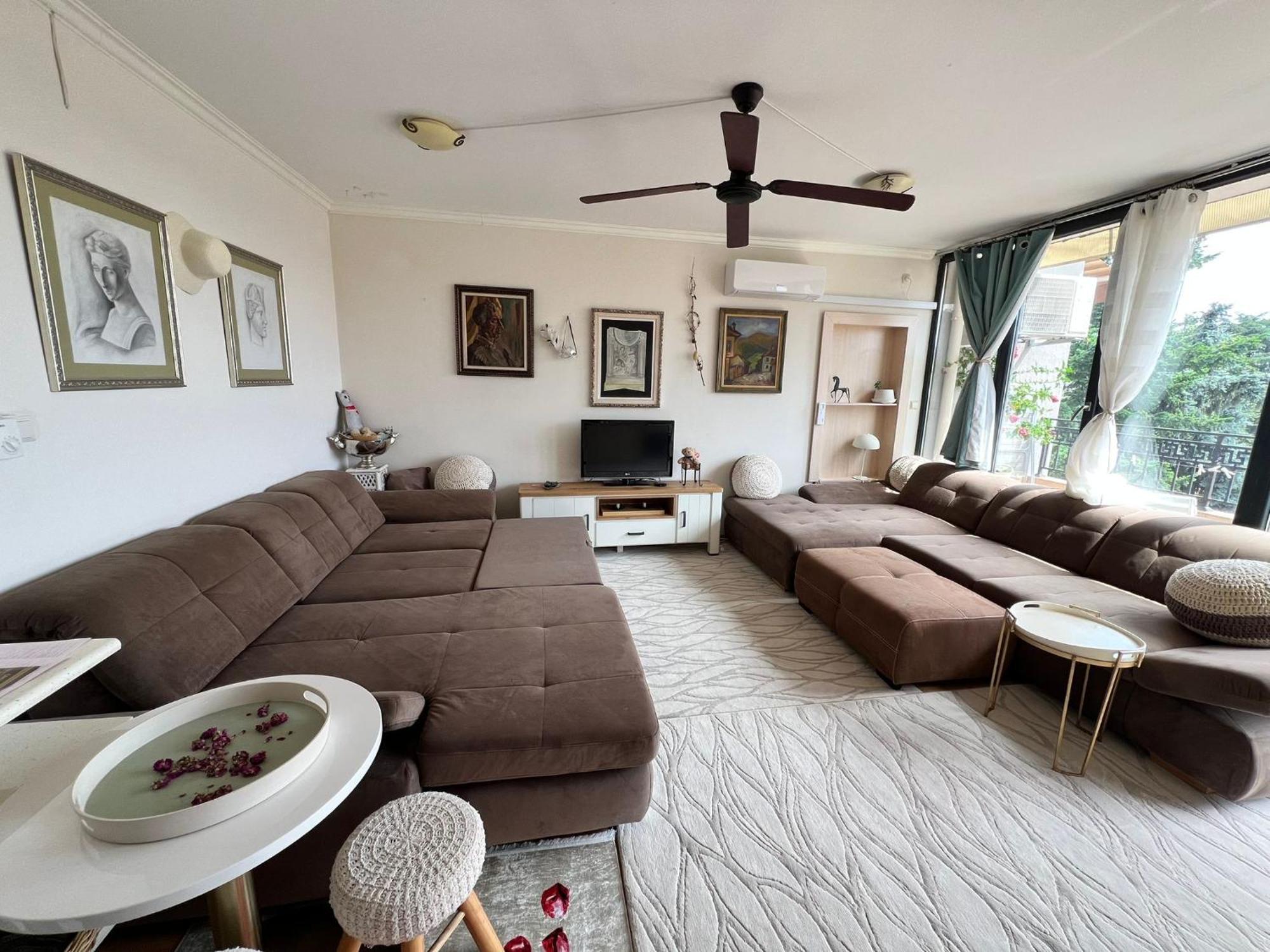 Downtown Central Apartment With Working Kitchen, City Views & Free Parking Казанлък Екстериор снимка