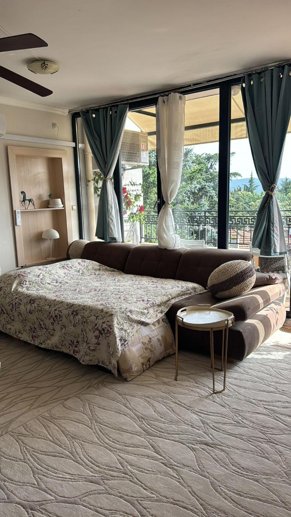 Downtown Central Apartment With Working Kitchen, City Views & Free Parking Казанлък Екстериор снимка