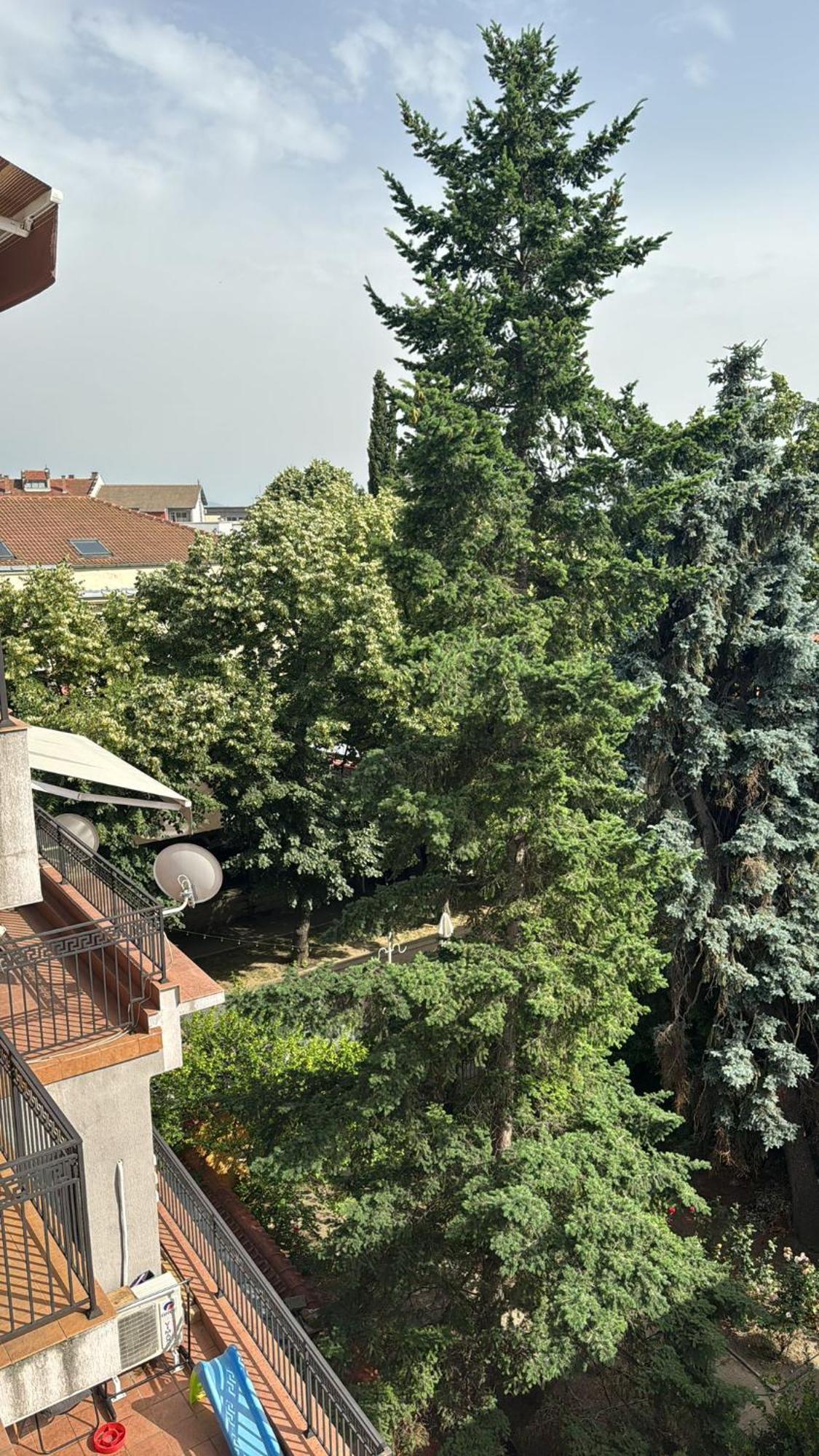 Downtown Central Apartment With Working Kitchen, City Views & Free Parking Казанлък Екстериор снимка